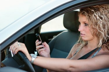 SMS lezen tijdens het autorijden