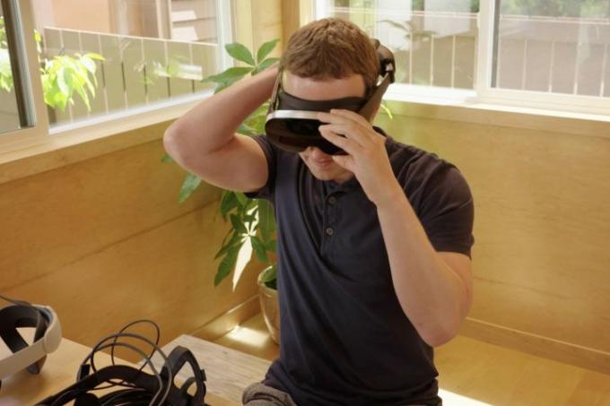 Mark Zuckerberg tester neste generasjons VR-headset.