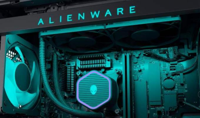 Alienware Aurora R15 cryotech з рідинним охолодженням.