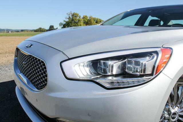 2015 Kia K900 Кут передньої частини