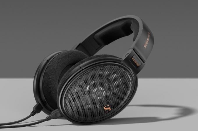 Sennheiser HD 660S2 hörlurar med öppen baksida.