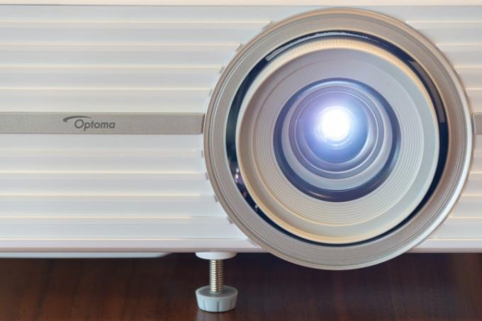 Svetlá šošovka projektora Optoma UHD50