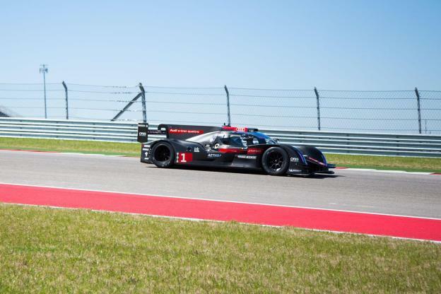 2014 Audi R18 e_tron quatro права сторона