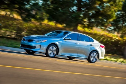 2017. aasta Kia Optima pistikhübriid