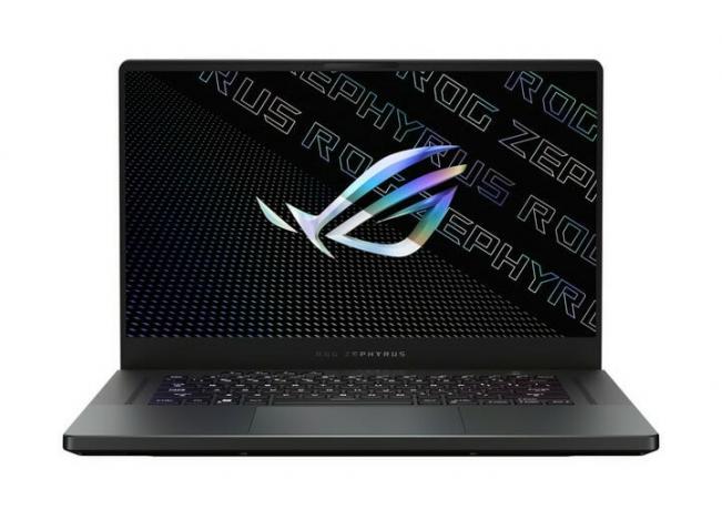 ROG Zephyrus G15 с отворен капак.