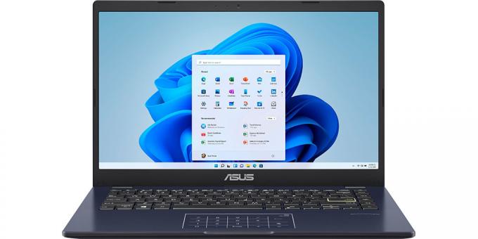 14-инчов лаптоп Asus на бял фон.