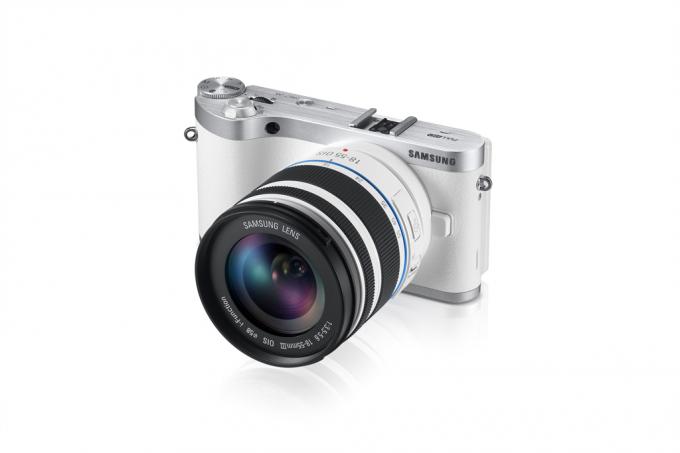 Inteligentny aparat Samsung nx300 zaprezentowany przed ces 013 dynamic08 white