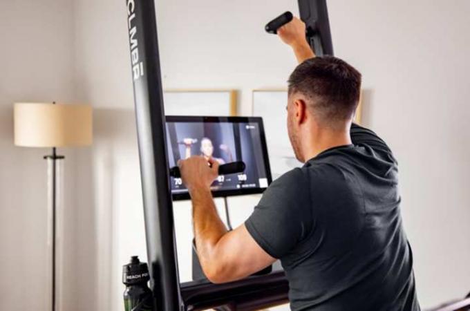 Équipement de gym à domicile CLIMBR.