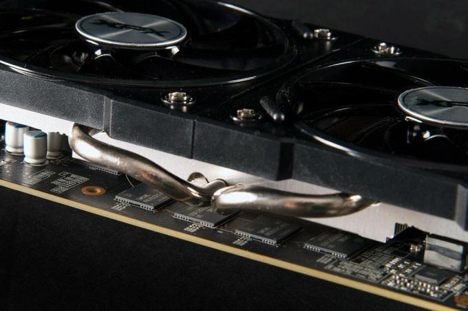 AMD Radeon R7 370 koelbuizen