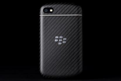 BlackBerry Q10 recenzija natrag