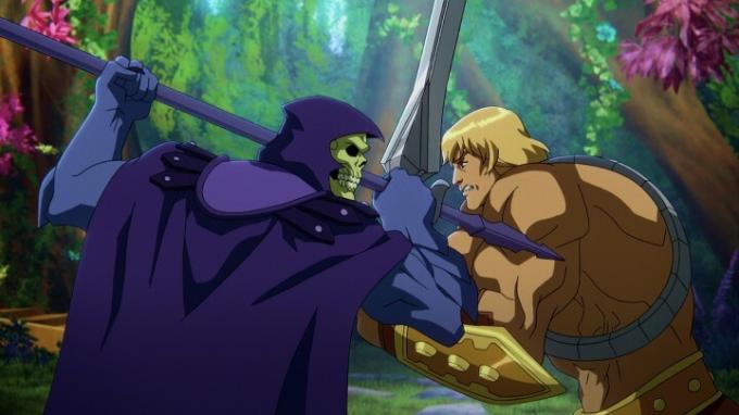 Skeletor e He-Man travam espadas em uma cena de Masters of the Universe: Revelation.