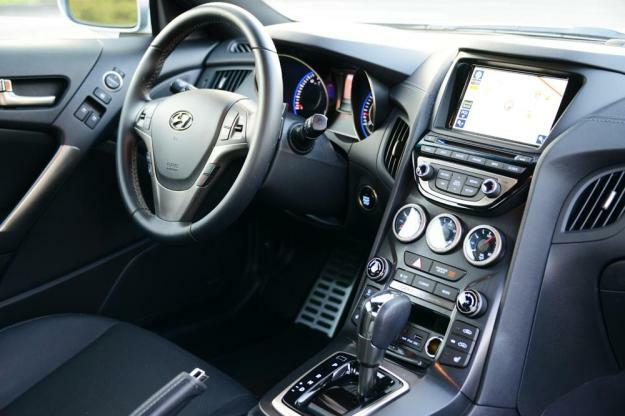 Wnętrze Hyundaia Genesis Coupe 2013