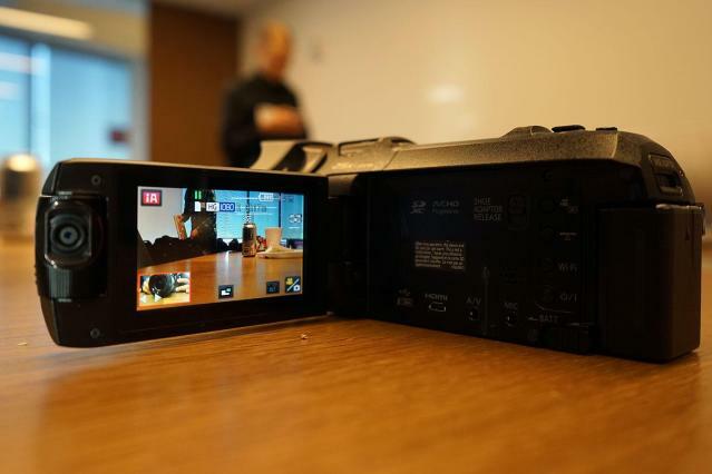 4K dar nėra, bet „Panasonic“ turi dvi vaizdo kameras