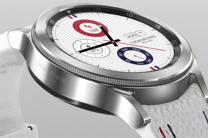 Samsung Galaxy Watch 4 Classic Thom Browne Edition のカスタム ウォッチフェイスの拡大図。