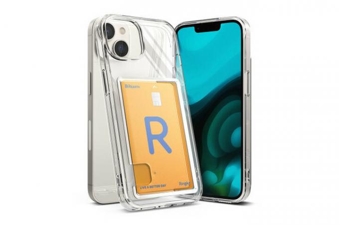 Ringke の iPhone 14 用 Fusion クリア ケース。ケース背面のカード スロットが表示されています。