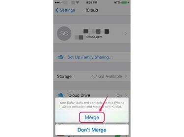 Πατήστε Dont Merge για να αποτρέψετε τη μεταφόρτωση των επαφών σας στον λογαριασμό σας iCloud.
