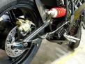 Sepeda motor listrik Brammo Empulse mempratinjau mesin closeup roda samping depan