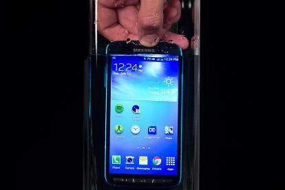 att remplacera le galaxy s4 actif endommagé par l'eau dans