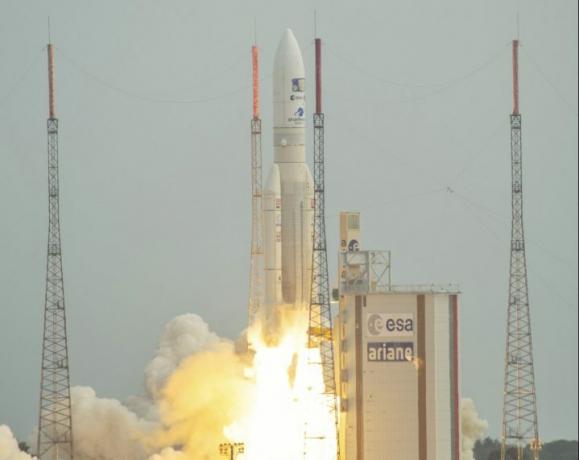 ESA'nın en son gezegenler arası misyonu Juice, 14 Nisan 2023'te Avrupa'nın Uzay Üssü'nden Fransa yerel saati ile 09:14 14:14 CEST'ten bir Ariane 5 roketiyle havalandı. gaz devi gezegenin okyanus taşıyan üç büyük uydusu Ganymede, Callisto ve Europa'yı ayrıntılı olarak inceleyeceği Jüpiter'e doğru sekiz yıllık yolculuğuna başlayacak. 