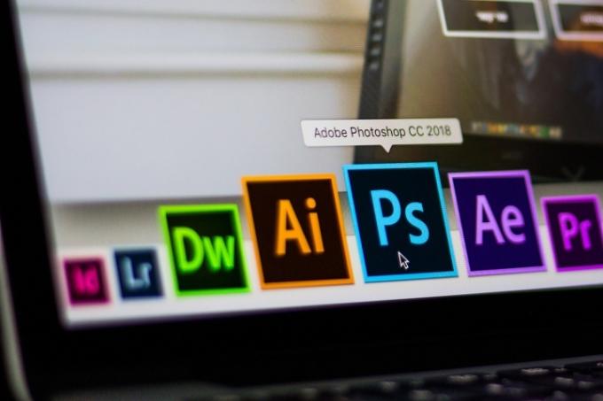 Adobe Photoshop コンテンツ認識フィル自動サンプリング ティーザー データデスク 693892