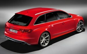 Audi RS4 Avant tylne trzy czwarte