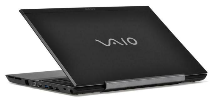 sony-vaio-se-обзор-угол-черной крышки