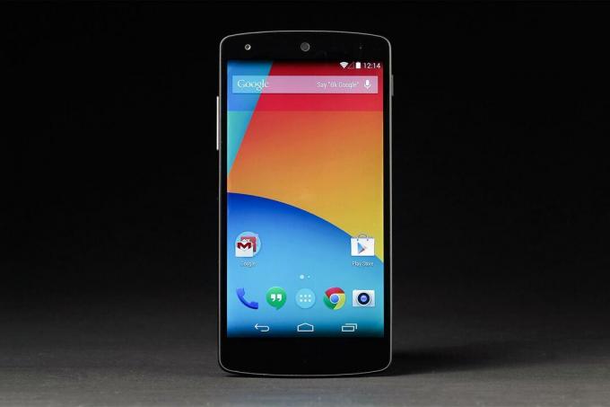 „Google Nexus 5“ apžvalga priekyje „Android“ namuose