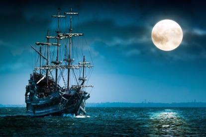 pirátská zátoka oznamuje falešné dubnové blázny zařízení navržené obejmout celou mysl wallpapermania loď plující v měsíčním světle 2560x1