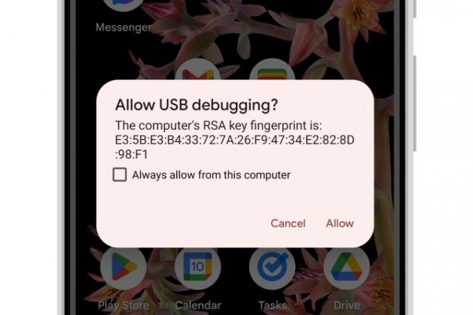 Android 13 solicită să confirme permisiunea de depanare USB.