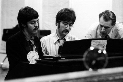 Beatles-antologien rammer streamingtjenesterne george martin 9