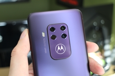 Motorola One Zoom kameralar