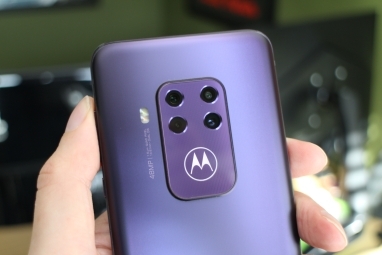 Motorola One Zoom kameras