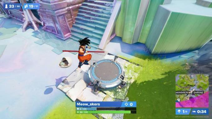 Usando Bounce Pad em Fortnite.