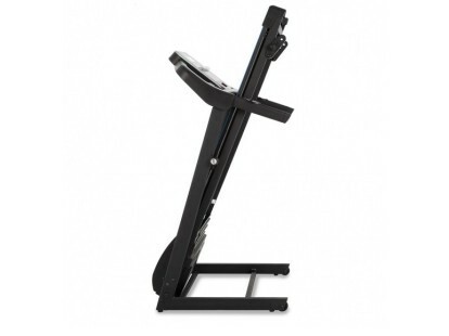 Cinta de correr plegable Xterra Fitness TR150 colapsada.