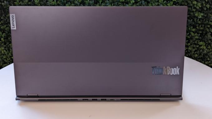 Lenovo Thinkbook Gen 3 från baksidan