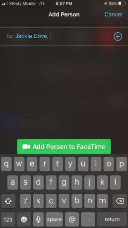 Добавьте человека в Facetime.