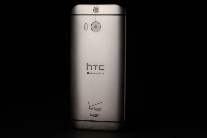 HTC ONE M8 Windows nazaj