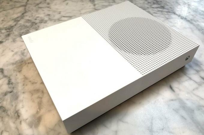 Xbox One S オールデジタル エディション レビュー: ディスクを捨てて 50 ドル節約