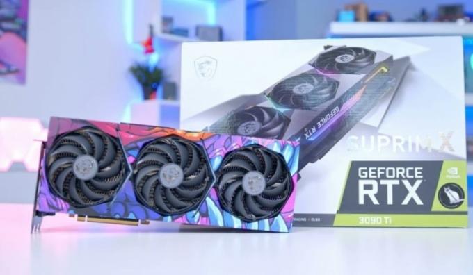 GeForce RTX 3090 Ti Suprim X edisi khusus MSI.