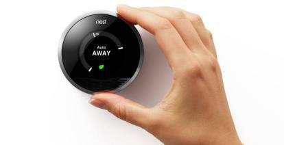 جهاز Nest Learning Thermostat يعمل تلقائيًا على إيقاف التشغيل