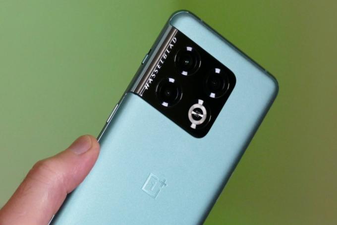 OnePlus 10 Pro kamera modülü.