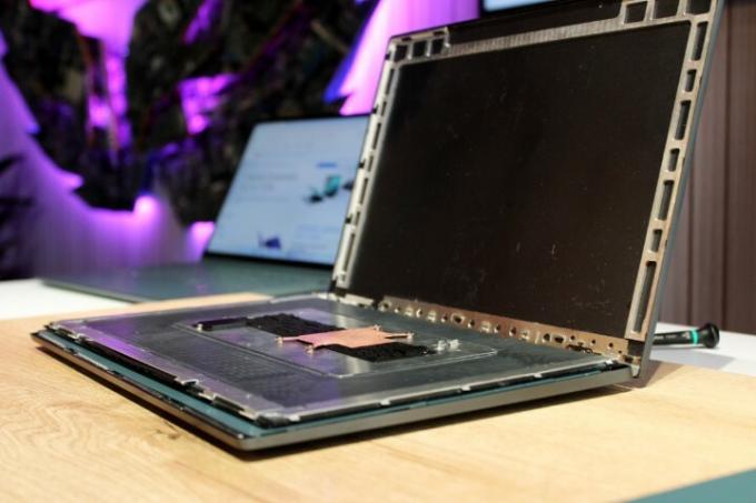 Um laptop desconstruído que faz parte do projeto Concept Luna da Dell.