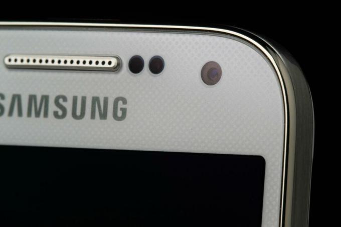 Samsung-Galaxy-S4-Mini-フロントカメラ-マクロ