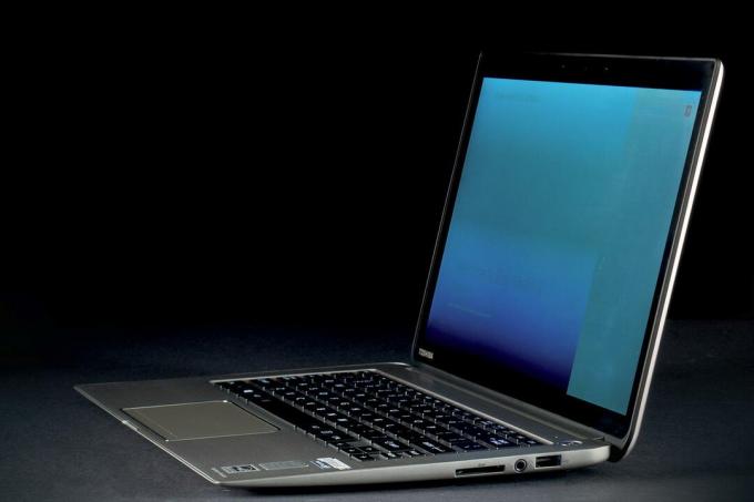 צד המסך של סקירת Toshiba Kirabook 2014