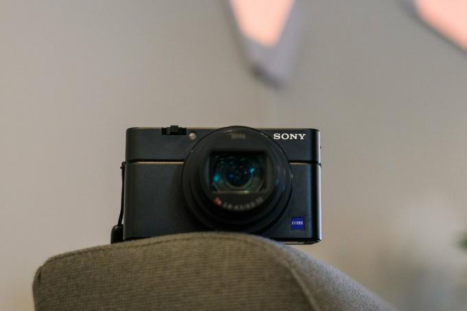 Огляд Sony RX100 VI