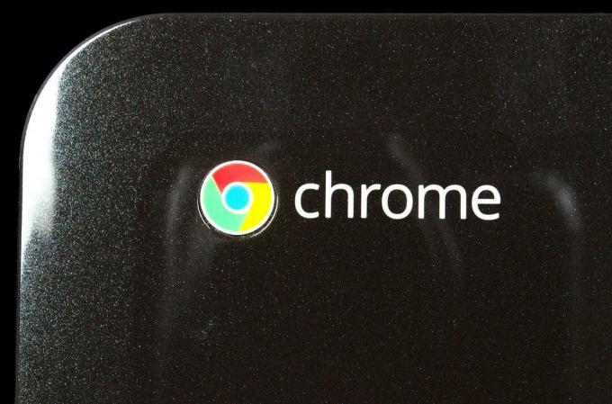 Chromové logo recenze HP Pavilion Chrome