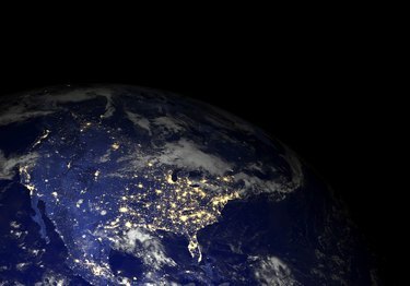 Земля з космосу вночі. Північна Америка.