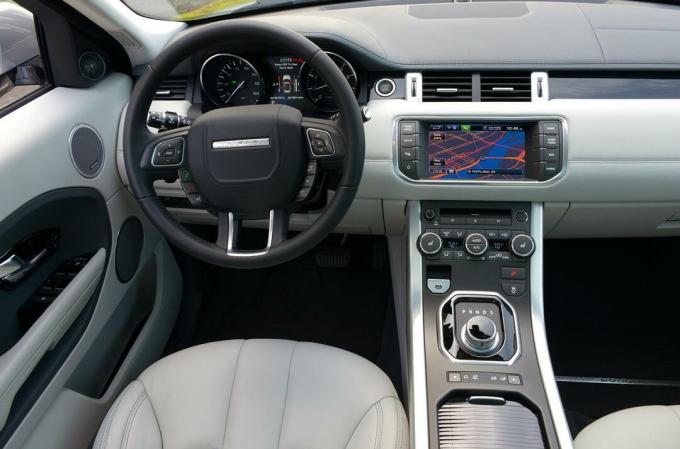 Notranjost Range Rover Evoque 2013 na voznikovi strani