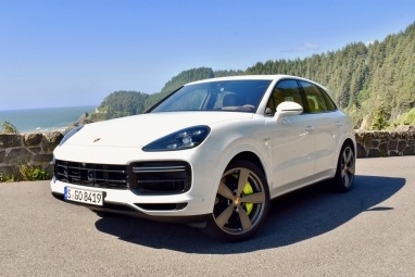 Revizuirea primei conduceri a Porsche Cayenne Turbo S E-Hybrid 2020