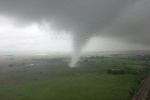 Sehen Sie sich unglaubliche Drohnenaufnahmen von einem Tornado in Oklahoma an